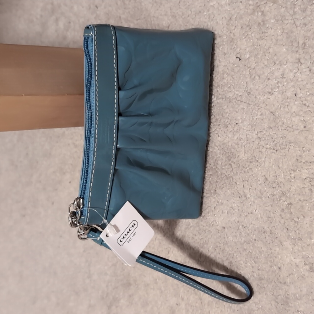 COACH • wristlet (NEW with TAGS)
